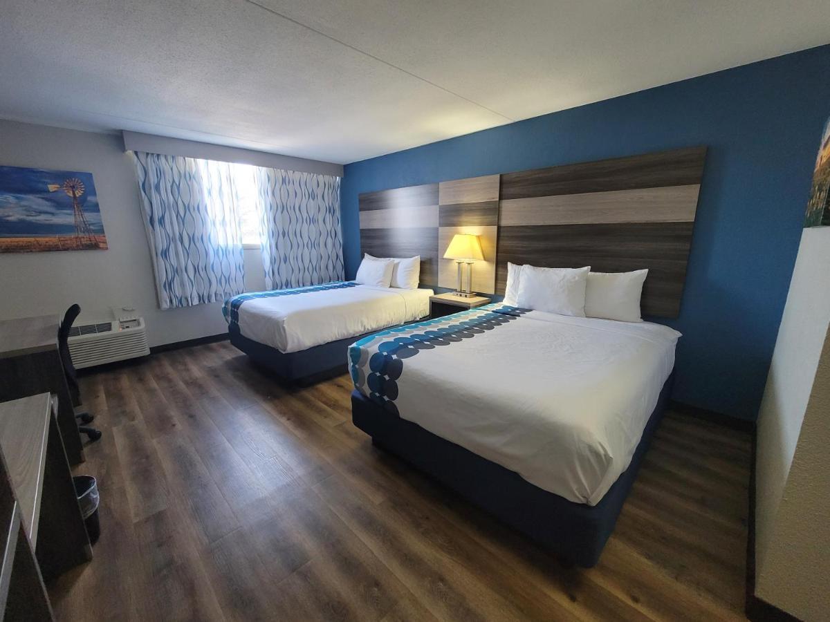 Wingate By Wyndham Wichita Airport Hotel Bagian luar foto