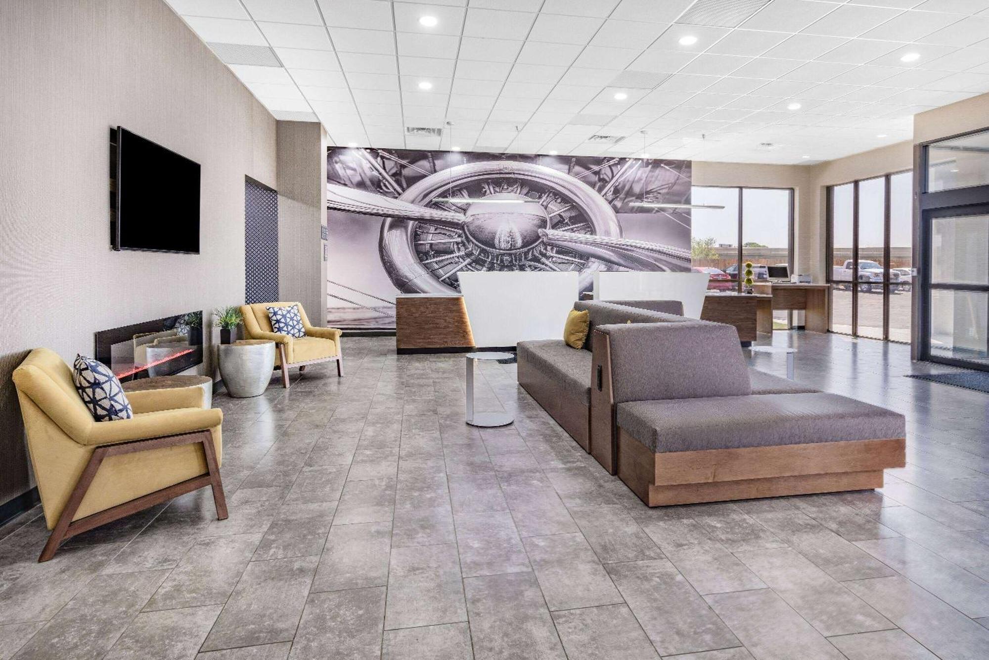Wingate By Wyndham Wichita Airport Hotel Bagian luar foto
